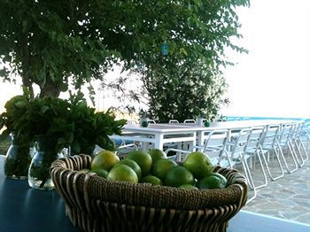 Zorbas Santorini מלון 3*