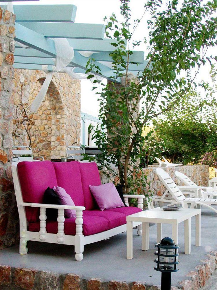 מלון Zorbas Santorini 3*